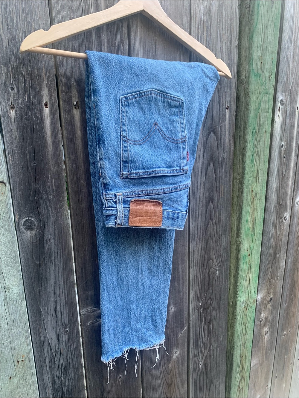 Levi's Wedgie Straight Leg Raw Hem Blue Denim Jeans Size 27